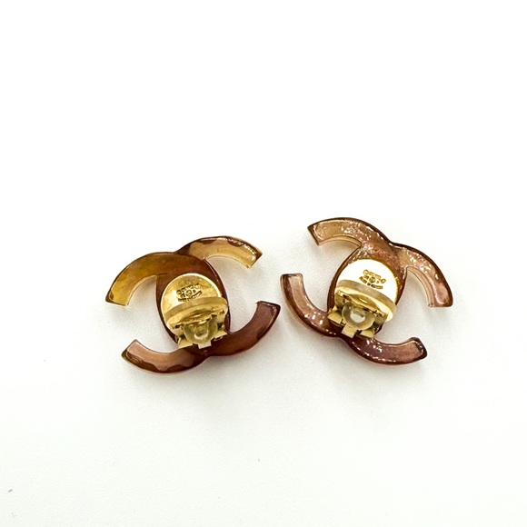 COA Chanel CC Resin Neutral Earrings - Picture 3 of 5